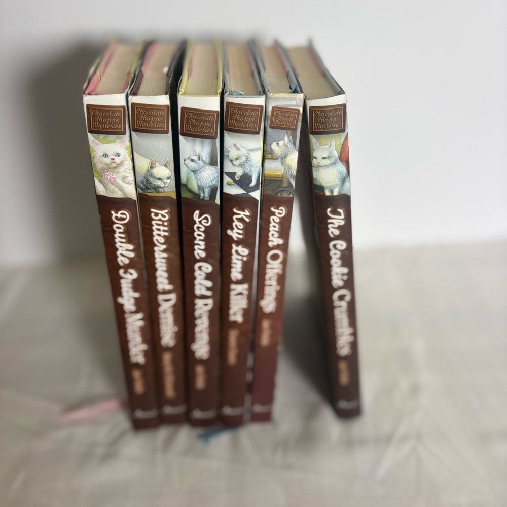 Chocolate Shoppe Mysteries Cat Hardcover Book Bundle Cozy Mystery Shelf Decor - Picture 3 of 7